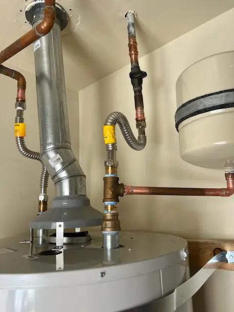 Water heater installation and plumbing repair in Rosemont North